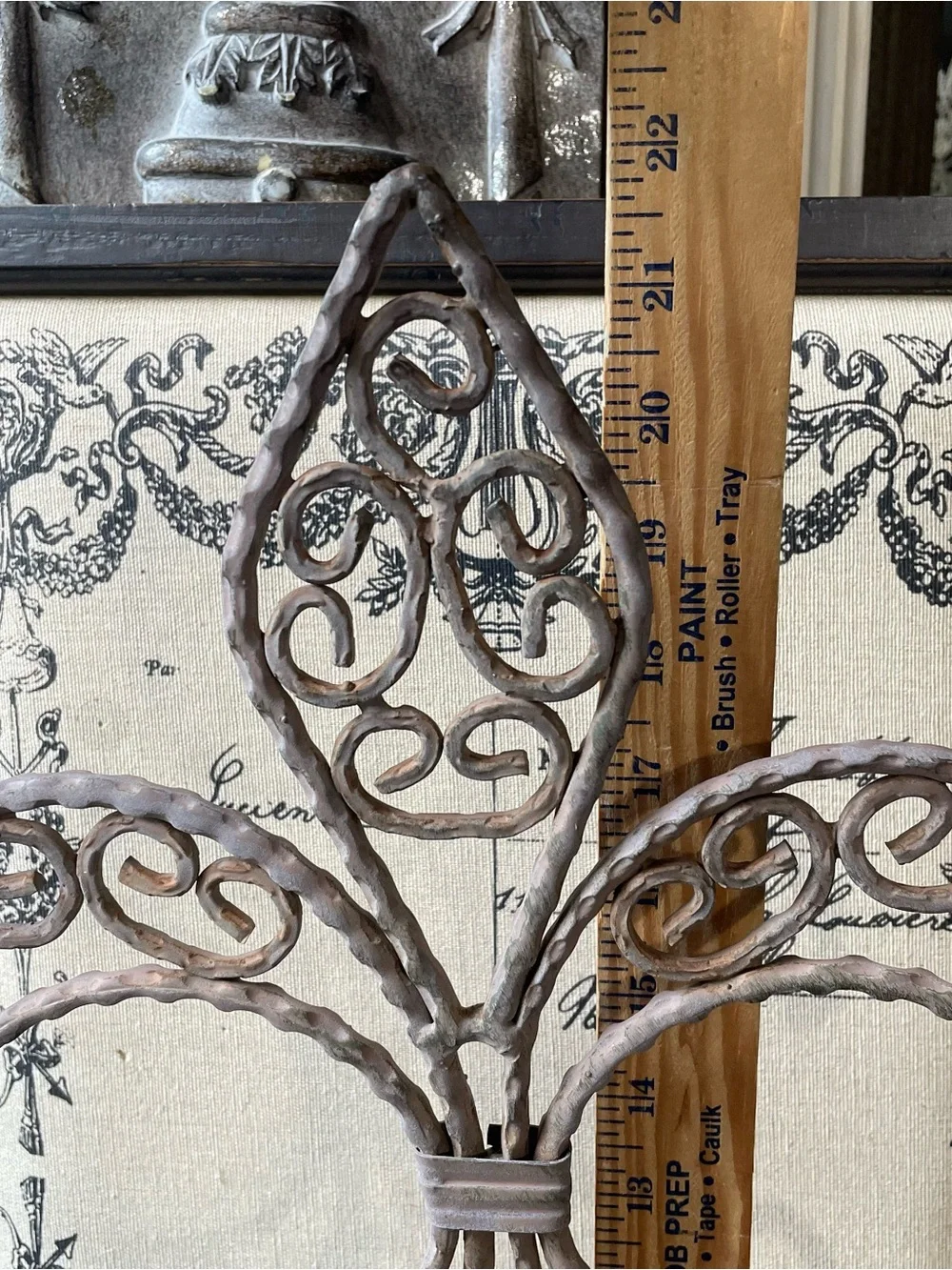 Rustic metal Fleur de lis candle holder French country decor - Picture 5 of 9